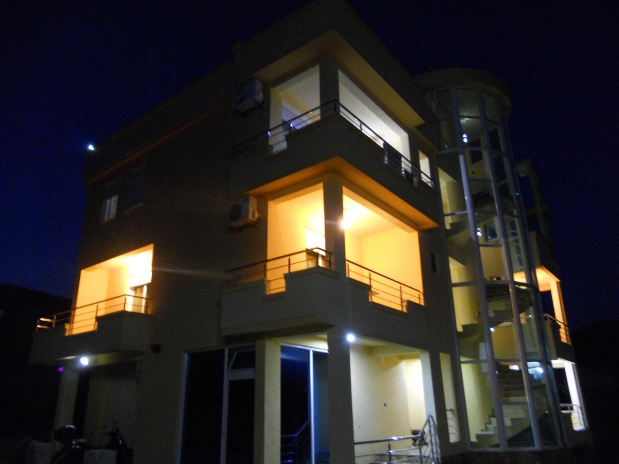 Kopernikus Apartments Ulcinj Extérieur photo